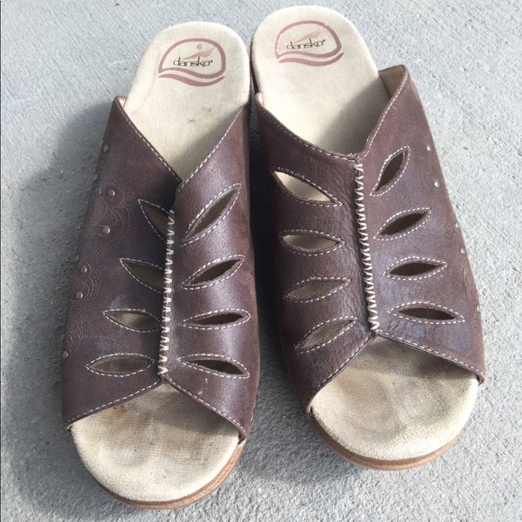 Dansko Brown Sandals With 2.5 Inch Heel and Studs - Picture 2 of 4